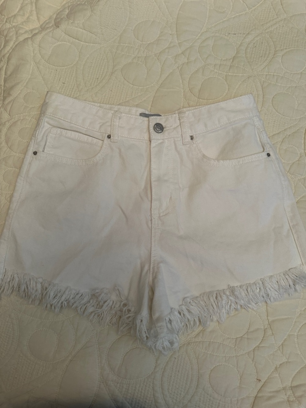 New Look White Distressed Hem Denim Shorts - Preloved
